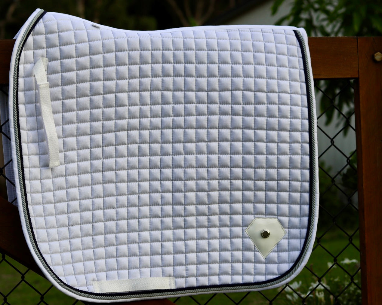 WHITE DRESSAGE SADDLE PAD