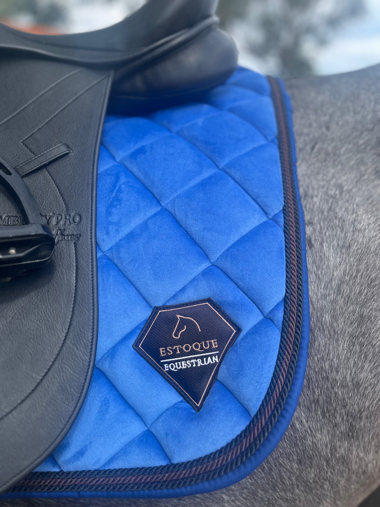 VELVET BLUE DRESSAGE PAD