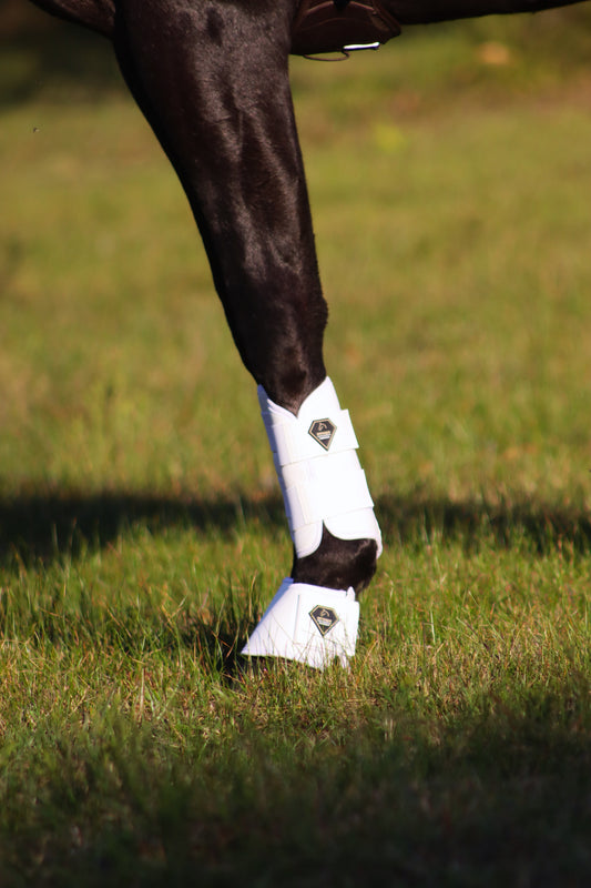 CLASSIC WHITE BRUSHING BOOT